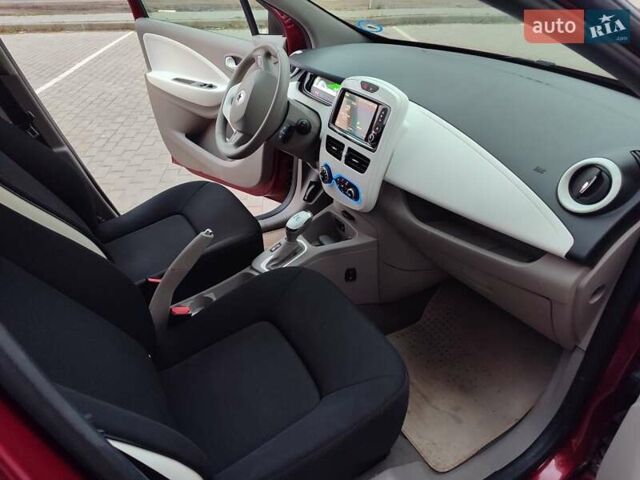 Червоний Рено Зое, об'ємом двигуна 0 л та пробігом 120 тис. км за 8900 $, фото 37 на Automoto.ua
