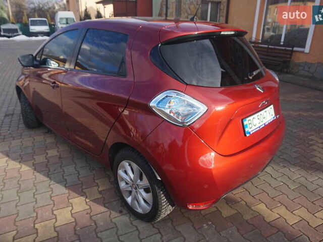 Красный Рено Зое, объемом двигателя 0 л и пробегом 48 тыс. км за 10555 $, фото 20 на Automoto.ua