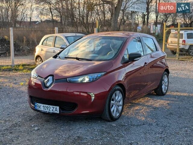 Красный Рено Зое, объемом двигателя 0 л и пробегом 178 тыс. км за 8850 $, фото 3 на Automoto.ua