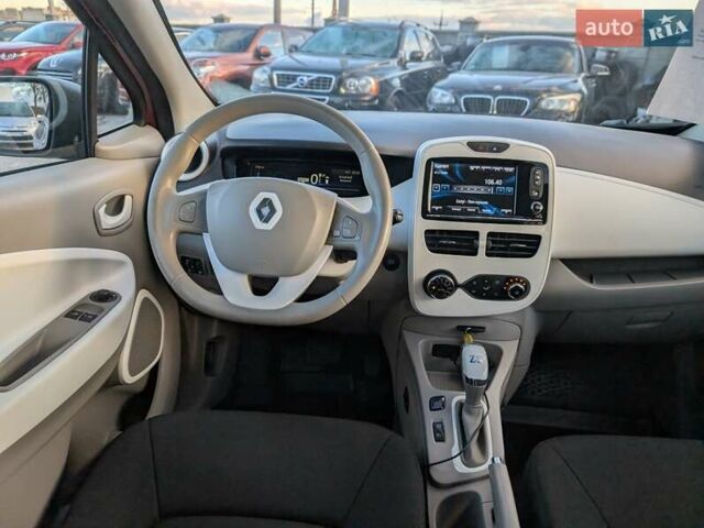 Червоний Рено Зое, об'ємом двигуна 0 л та пробігом 178 тис. км за 8850 $, фото 35 на Automoto.ua