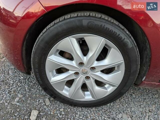Червоний Рено Зое, об'ємом двигуна 0 л та пробігом 178 тис. км за 8850 $, фото 20 на Automoto.ua