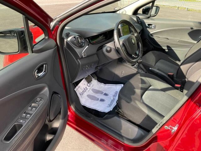 Красный Рено Зое, объемом двигателя 0 л и пробегом 69 тыс. км за 7160 $, фото 8 на Automoto.ua