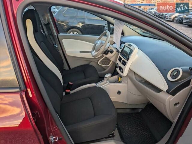 Красный Рено Зое, объемом двигателя 0 л и пробегом 178 тыс. км за 8850 $, фото 39 на Automoto.ua