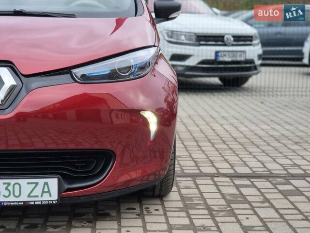 Рено Зое 2018 в Бердичеве на Automoto.ua Красный Рено Зое, объемом двигателя 0 л и пробегом 121 тыс. км за 9455 $, фото 9 на Automoto.ua