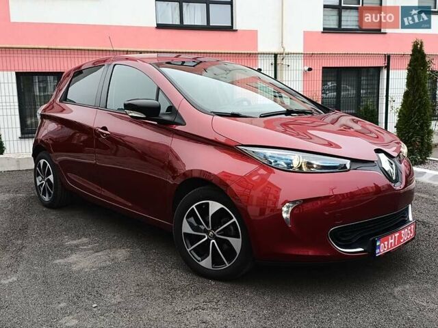 Красный Рено Зое, объемом двигателя 0 л и пробегом 77 тыс. км за 10500 $, фото 3 на Automoto.ua