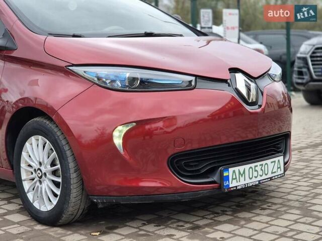 Рено Зое 2018 в Бердичеве на Automoto.ua Красный Рено Зое, объемом двигателя 0 л и пробегом 121 тыс. км за 9455 $, фото 7 на Automoto.ua