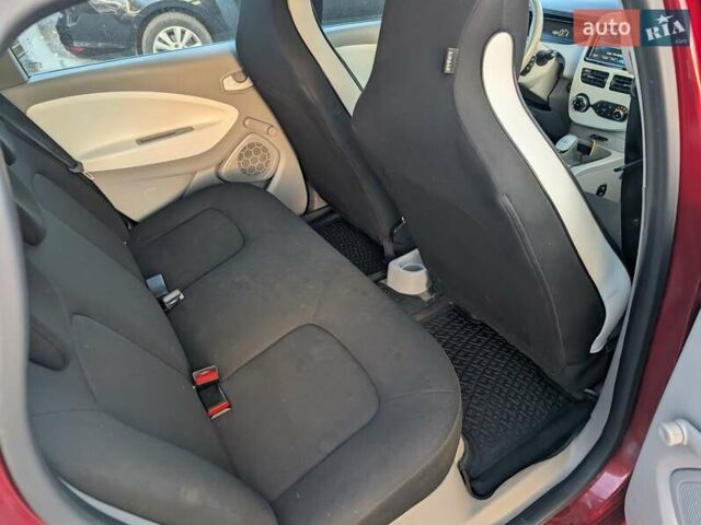 Красный Рено Зое, объемом двигателя 0 л и пробегом 178 тыс. км за 8850 $, фото 32 на Automoto.ua