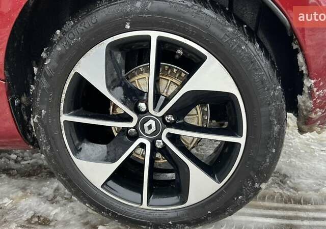 Красный Рено Зое, объемом двигателя 0 л и пробегом 152 тыс. км за 9500 $, фото 4 на Automoto.ua