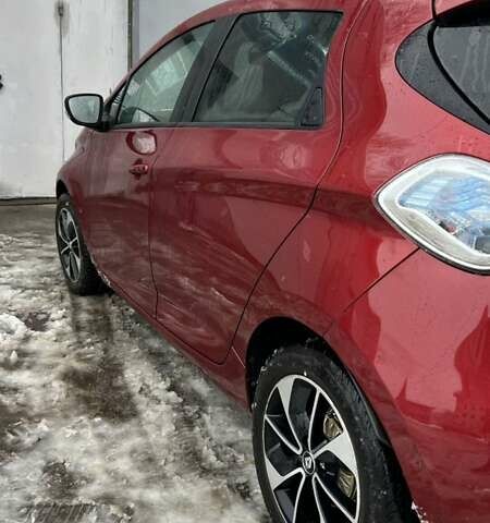 Красный Рено Зое, объемом двигателя 0 л и пробегом 152 тыс. км за 9500 $, фото 2 на Automoto.ua