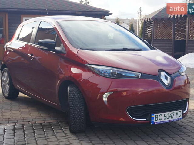 Красный Рено Зое, объемом двигателя 0 л и пробегом 48 тыс. км за 10555 $, фото 4 на Automoto.ua