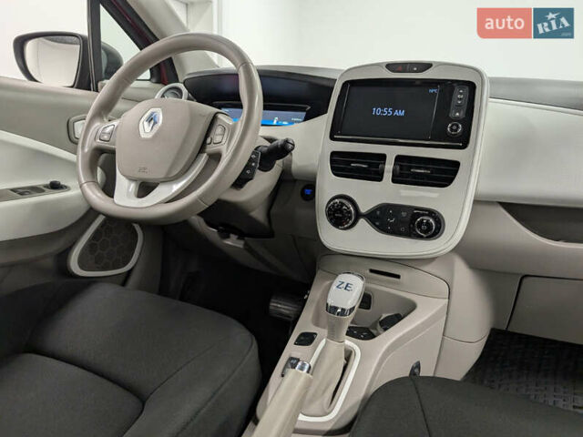 Червоний Рено Зое, об'ємом двигуна 0 л та пробігом 80 тис. км за 6700 $, фото 27 на Automoto.ua