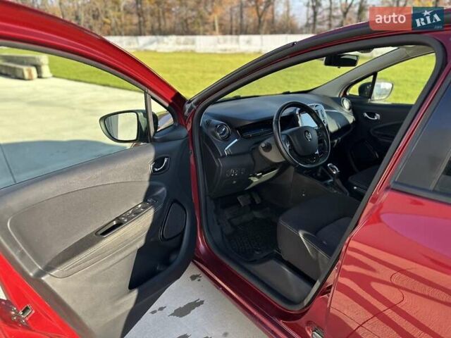 Червоний Рено Зое, об'ємом двигуна 0 л та пробігом 105 тис. км за 9199 $, фото 16 на Automoto.ua