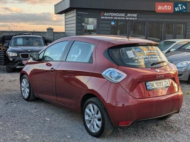 Красный Рено Зое, объемом двигателя 0 л и пробегом 178 тыс. км за 8850 $, фото 15 на Automoto.ua