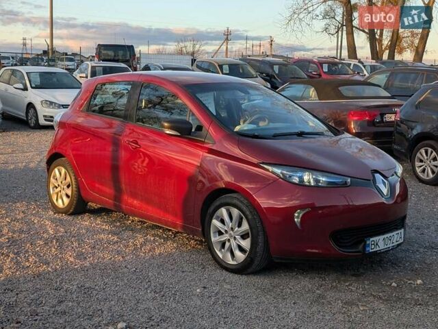 Красный Рено Зое, объемом двигателя 0 л и пробегом 178 тыс. км за 8850 $, фото 8 на Automoto.ua