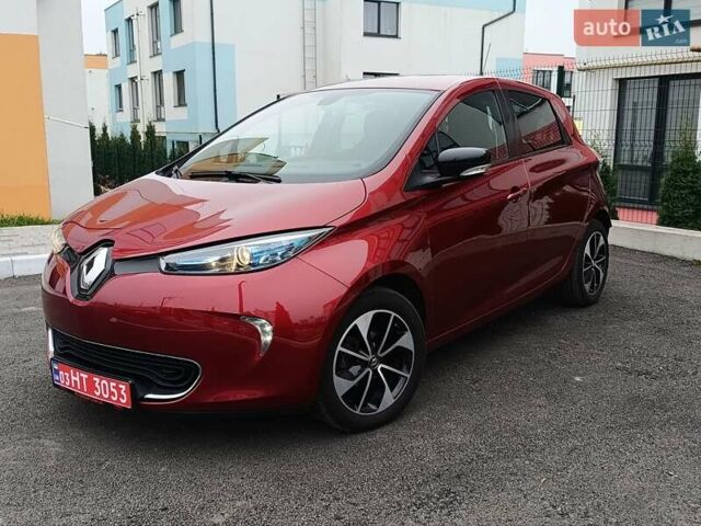 Красный Рено Зое, объемом двигателя 0 л и пробегом 77 тыс. км за 10500 $, фото 1 на Automoto.ua