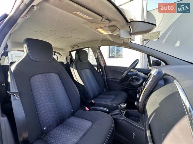 Червоний Рено Зое, об'ємом двигуна 0 л та пробігом 105 тис. км за 9199 $, фото 15 на Automoto.ua