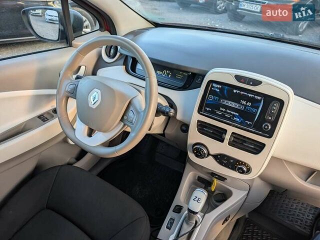 Красный Рено Зое, объемом двигателя 0 л и пробегом 178 тыс. км за 8850 $, фото 42 на Automoto.ua