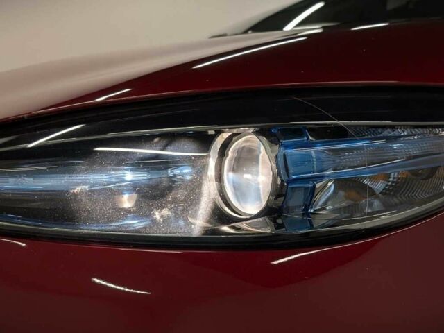 Красный Рено Зое, объемом двигателя 0 л и пробегом 91 тыс. км за 9000 $, фото 3 на Automoto.ua