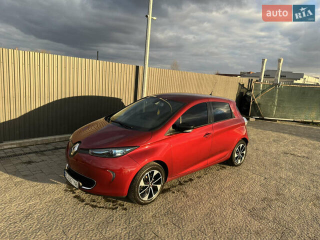 Красный Рено Зое, объемом двигателя 0 л и пробегом 79 тыс. км за 10900 $, фото 7 на Automoto.ua