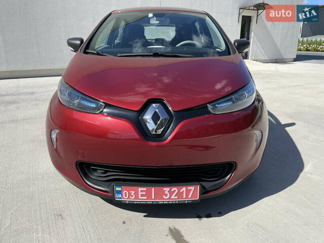 Красный Рено Зое, объемом двигателя 0 л и пробегом 102 тыс. км за 8900 $, фото 2 на Automoto.ua