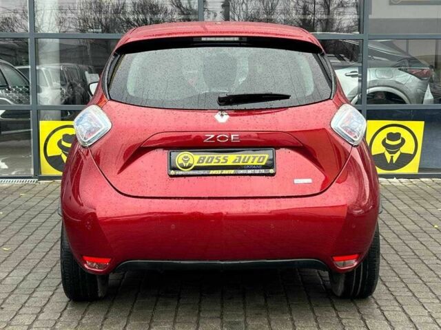 Красный Рено Зое, объемом двигателя 0 л и пробегом 106 тыс. км за 11500 $, фото 5 на Automoto.ua