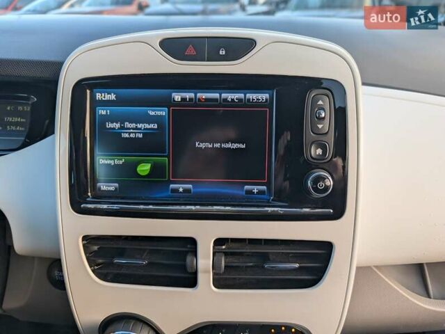 Красный Рено Зое, объемом двигателя 0 л и пробегом 178 тыс. км за 8850 $, фото 44 на Automoto.ua