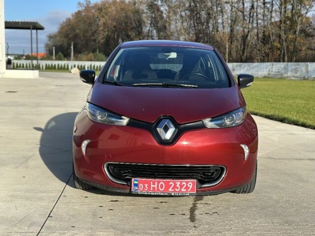 Красный Рено Зое, объемом двигателя 0 л и пробегом 105 тыс. км за 9200 $, фото 1 на Automoto.ua
