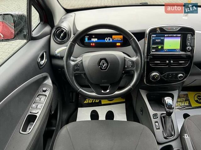 Червоний Рено Зое, об'ємом двигуна 0 л та пробігом 106 тис. км за 11500 $, фото 10 на Automoto.ua