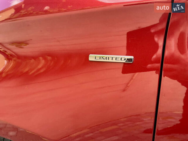 Красный Рено Зое, объемом двигателя 0 л и пробегом 98 тыс. км за 10399 $, фото 20 на Automoto.ua