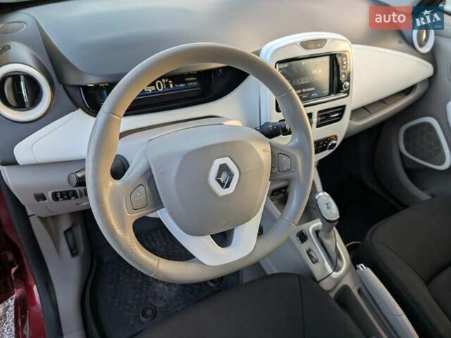 Червоний Рено Зое, об'ємом двигуна 0 л та пробігом 178 тис. км за 8850 $, фото 28 на Automoto.ua