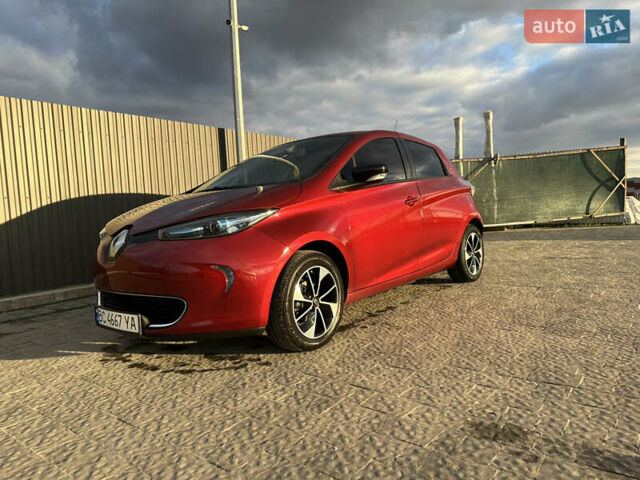 Красный Рено Зое, объемом двигателя 0 л и пробегом 79 тыс. км за 10900 $, фото 12 на Automoto.ua