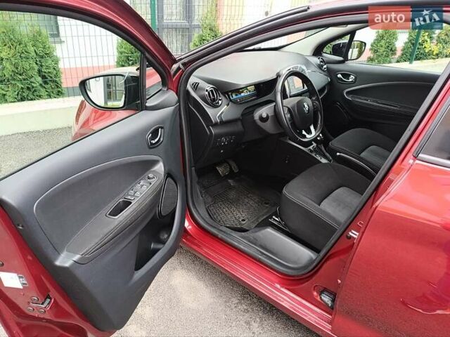 Красный Рено Зое, объемом двигателя 0 л и пробегом 77 тыс. км за 10500 $, фото 18 на Automoto.ua