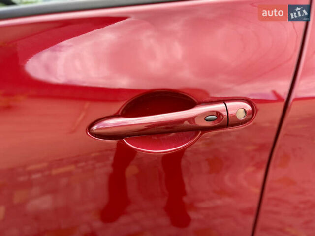 Красный Рено Зое, объемом двигателя 0 л и пробегом 98 тыс. км за 10399 $, фото 19 на Automoto.ua