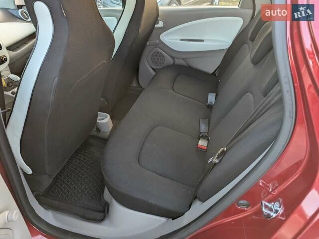 Красный Рено Зое, объемом двигателя 0 л и пробегом 178 тыс. км за 8850 $, фото 29 на Automoto.ua