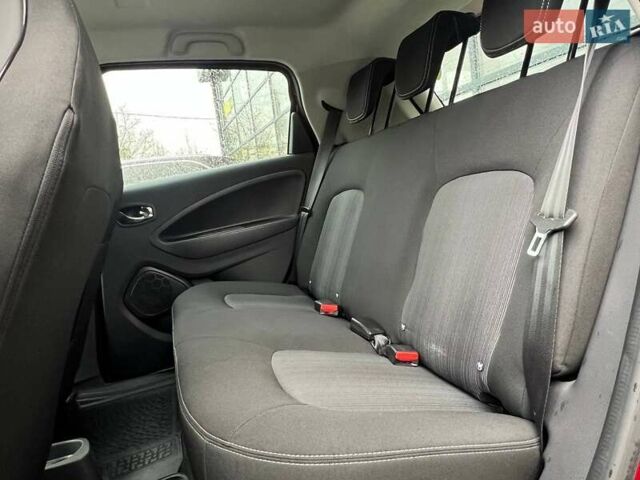 Червоний Рено Зое, об'ємом двигуна 0 л та пробігом 106 тис. км за 11500 $, фото 11 на Automoto.ua