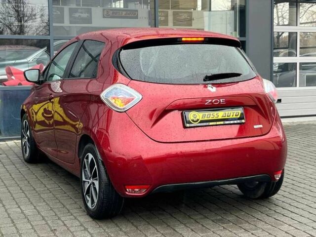 Красный Рено Зое, объемом двигателя 0 л и пробегом 106 тыс. км за 11500 $, фото 4 на Automoto.ua