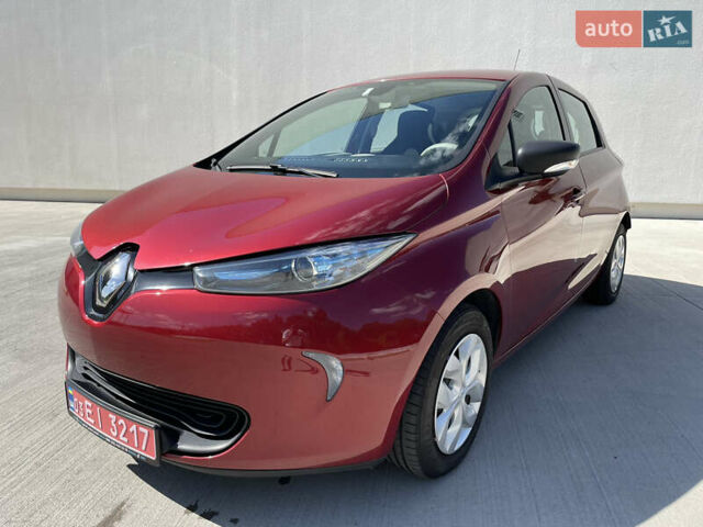 Красный Рено Зое, объемом двигателя 0 л и пробегом 102 тыс. км за 8900 $, фото 3 на Automoto.ua