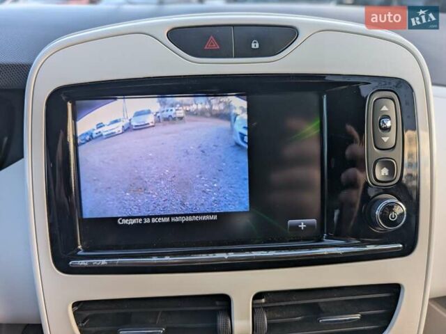 Красный Рено Зое, объемом двигателя 0 л и пробегом 178 тыс. км за 8850 $, фото 47 на Automoto.ua