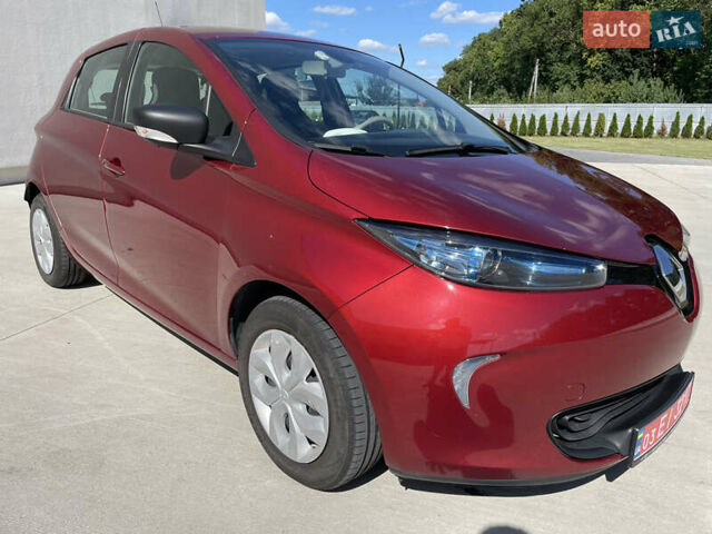 Красный Рено Зое, объемом двигателя 0 л и пробегом 102 тыс. км за 8900 $, фото 14 на Automoto.ua