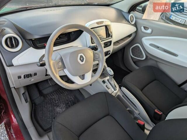 Красный Рено Зое, объемом двигателя 0 л и пробегом 178 тыс. км за 8850 $, фото 23 на Automoto.ua