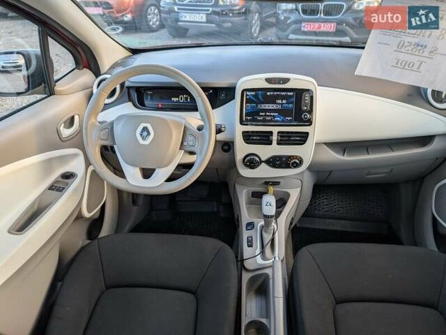 Красный Рено Зое, объемом двигателя 0 л и пробегом 178 тыс. км за 8850 $, фото 33 на Automoto.ua