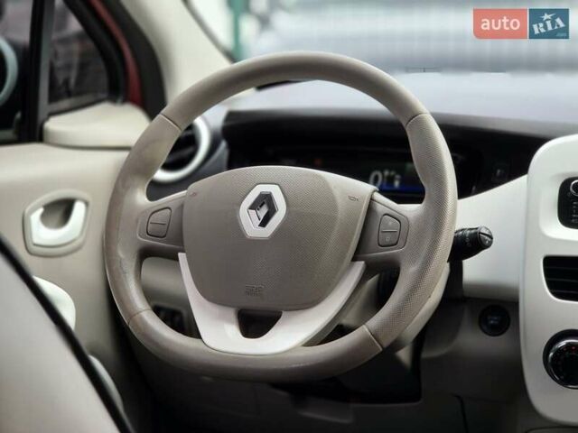 Рено Зое 2018 в Бердичеве на Automoto.ua Красный Рено Зое, объемом двигателя 0 л и пробегом 121 тыс. км за 9455 $, фото 48 на Automoto.ua