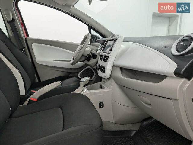 Червоний Рено Зое, об'ємом двигуна 0 л та пробігом 80 тис. км за 6700 $, фото 28 на Automoto.ua