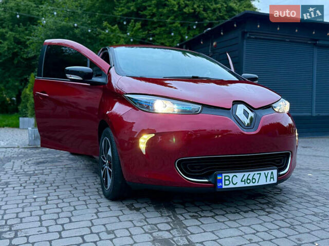 Красный Рено Зое, объемом двигателя 0 л и пробегом 79 тыс. км за 10900 $, фото 1 на Automoto.ua