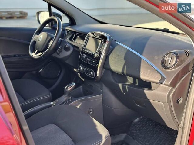 Червоний Рено Зое, об'ємом двигуна 0 л та пробігом 105 тис. км за 9199 $, фото 12 на Automoto.ua