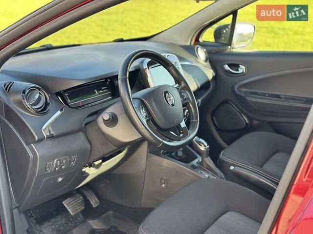 Червоний Рено Зое, об'ємом двигуна 0 л та пробігом 105 тис. км за 9199 $, фото 1 на Automoto.ua