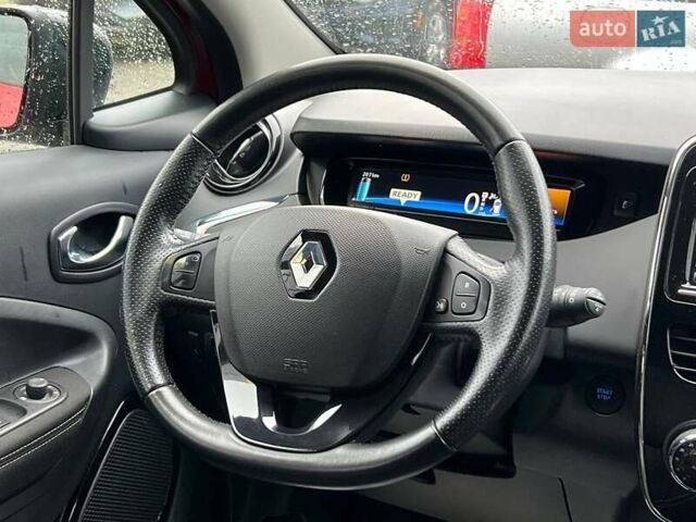 Червоний Рено Зое, об'ємом двигуна 0 л та пробігом 106 тис. км за 11500 $, фото 8 на Automoto.ua