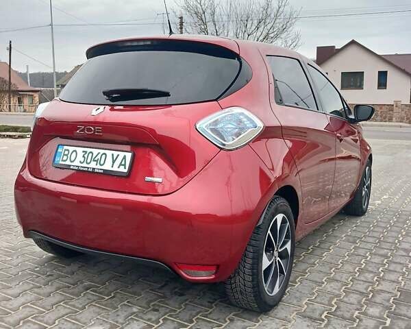 Красный Рено Зое, объемом двигателя 0 л и пробегом 120 тыс. км за 9750 $, фото 15 на Automoto.ua
