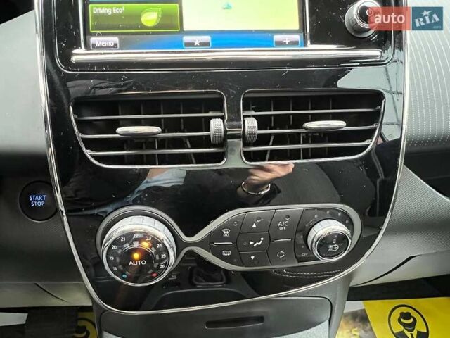 Червоний Рено Зое, об'ємом двигуна 0 л та пробігом 106 тис. км за 11500 $, фото 15 на Automoto.ua