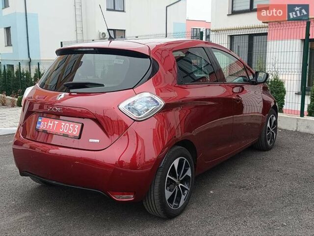 Красный Рено Зое, объемом двигателя 0 л и пробегом 77 тыс. км за 10500 $, фото 6 на Automoto.ua